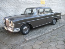 W 111 220 SE