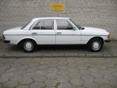 W 123  230 E