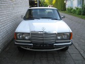 W 123  230 E