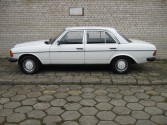 W 123  200 D