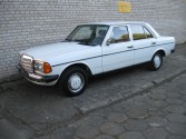 W 123  230 E