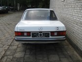 W 123  200