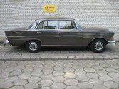 W 111 220 SE