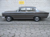 W 111 220 SE